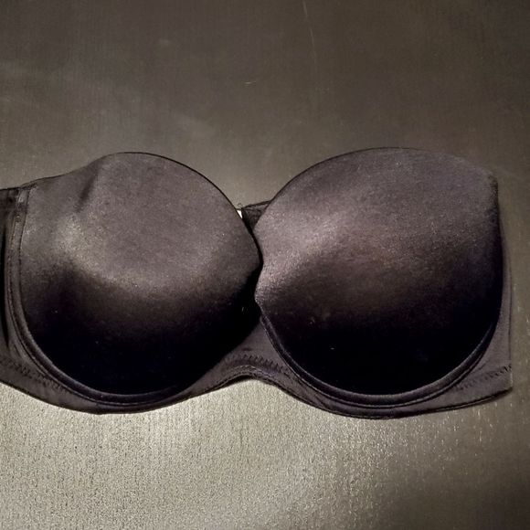 🌺 3/$25 Black strapless bra, Triumph, "simply soft" - Picture 6 of 6